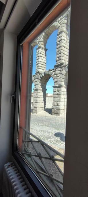 Casa Bajo El Acueducto Con Plaza De Garaje Βίλα Σεγκόβια Εξωτερικό φωτογραφία